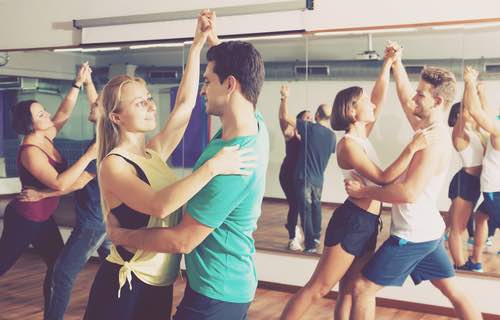 The Benefits of Group Dance Lessons